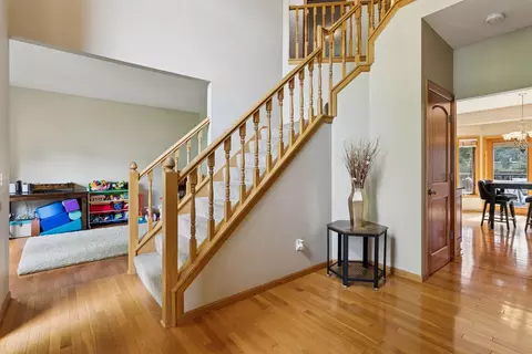 3838 Bridgewater Dr, Eagan, MN 55123 photo 5