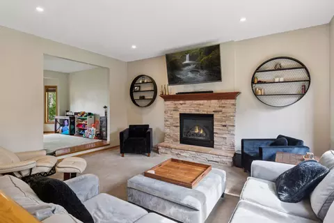 3838 Bridgewater Dr, Eagan, MN 55123 photo 9