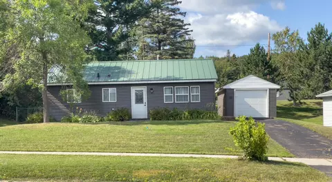 86 Banks Blvd, Silver Bay, MN 55614