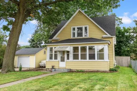 1751 Clarence St, Maplewood, MN 55109