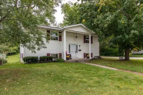 302 17th Ave NE, Rochester, MN 55906