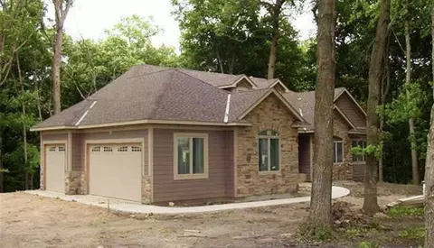 8184 Davis St, Greenfield, MN 55357