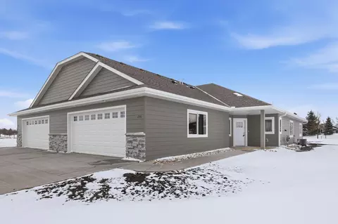 250 Eau Claire Ave SE, Hutchinson, MN 55350