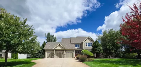 21157 Ridgewood Trl, Lakeville, MN 55044