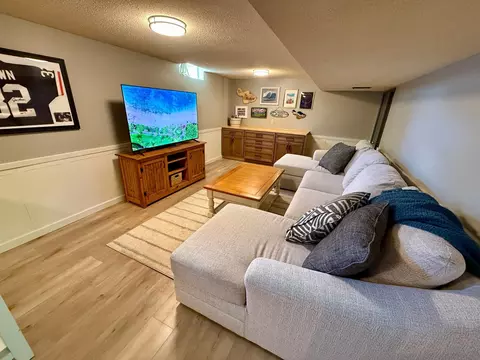 Living - 816 Irene Ave SE, Willmar, MN 56201 photo 3 of 3