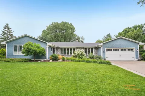 9532 Yosemite Rd, Bloomington, MN 55437