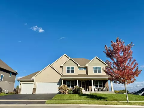 1135 Moers Dr, Chaska, MN 55318