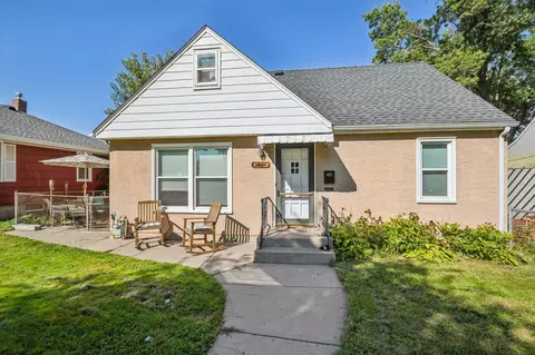 1637 Iowa Ave E, Saint Paul, MN 55106