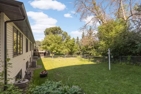 Exterior - 1985 Cope Ave E, Maplewood, MN 55109 photo 3 of 3
