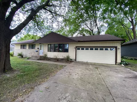 314 Burr Oak Dr, Albert Lea, MN 56007