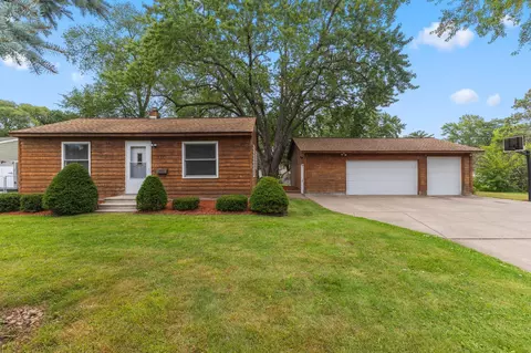 9131 Oakland Ave S, Bloomington, MN 55420