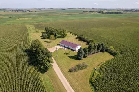 1322 County Road 4, Russell, MN 56169