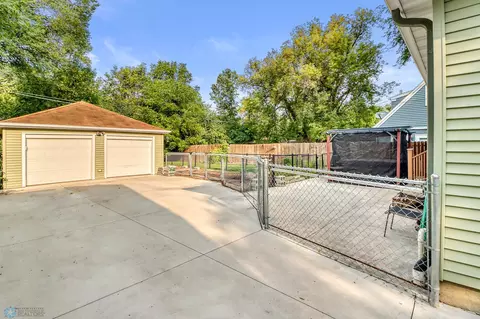 Exterior - 1306 9th St N, Fargo, ND 58102 photo 3 of 10