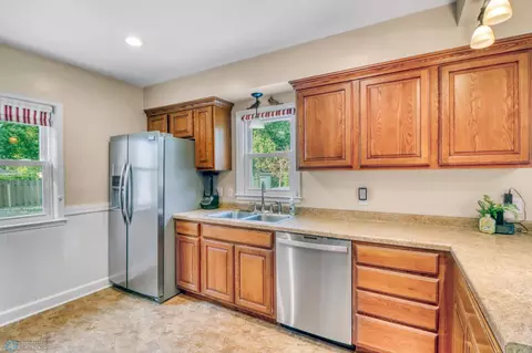 Kitchen - 1306 9th St N, Fargo, ND 58102 photo 5 of 8