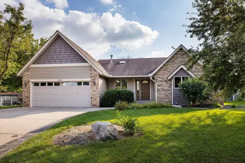 13016 Glenhurst Ave, Savage, MN 55378