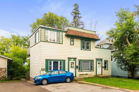 1526 E 1st St, Duluth, MN 55812