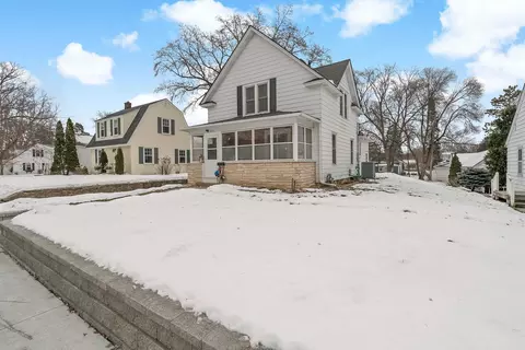 237 10th Ave N, Hopkins, MN 55343