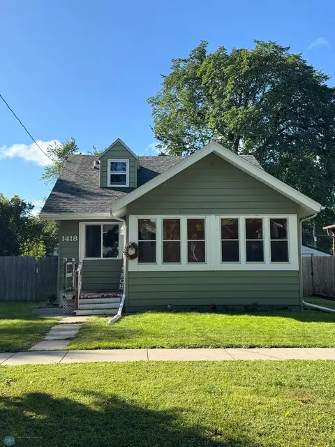1418 12th Ave S, Fargo, ND 58103