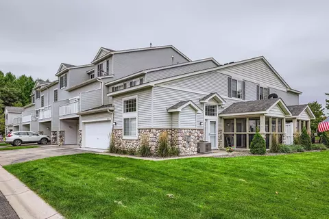 6711 Pine Crest Trl S, Cottage Grove, MN 55016