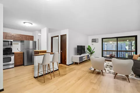 3912 Foss Rd #206, Saint Anthony, MN 55421