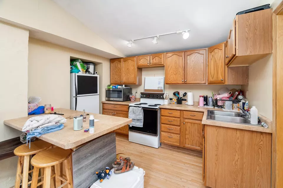 Kitchen - 1910 Greysolon Rd, Duluth, MN 55812 photo 2 of 2