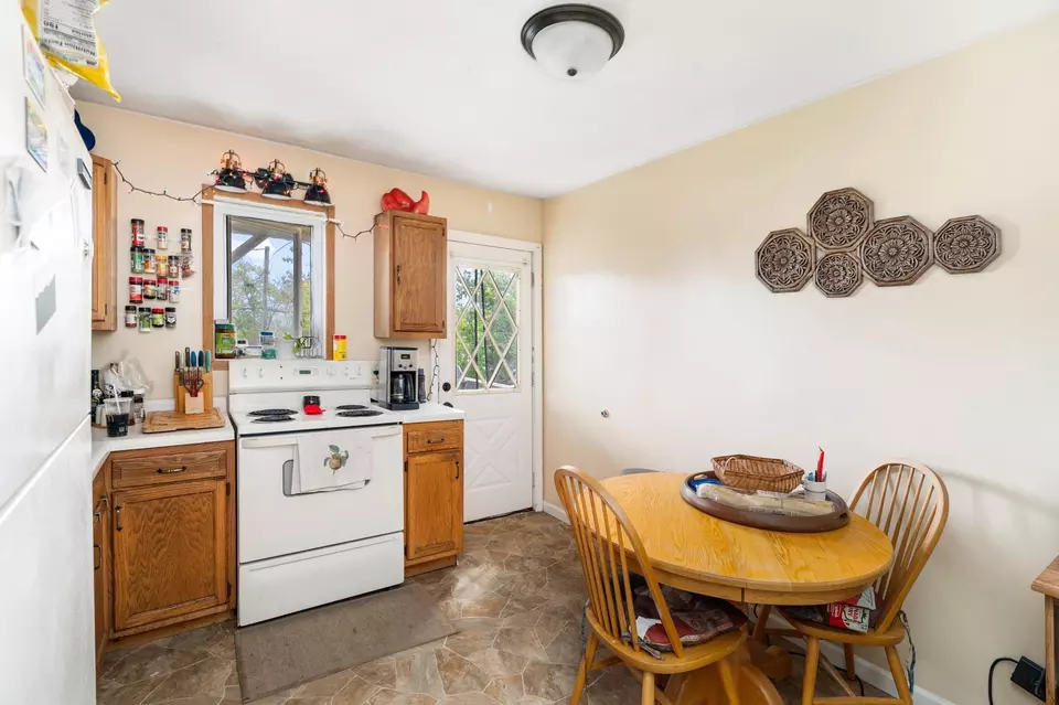 Kitchen - 1910 Greysolon Rd, Duluth, MN 55812 photo 1 of 2
