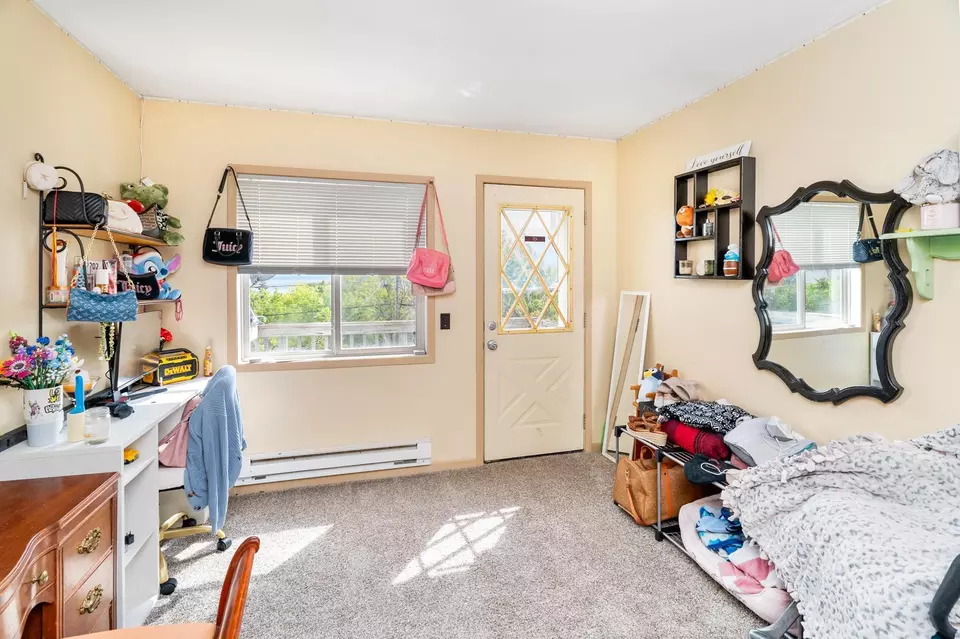 Bedroom - 1910 Greysolon Rd, Duluth, MN 55812 photo 3 of 5