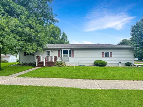 2825 28th St, Slayton, MN 56172
