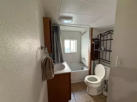 Bath - 513 E 11th St, Albert Lea, MN 56007 photo 1 of 1