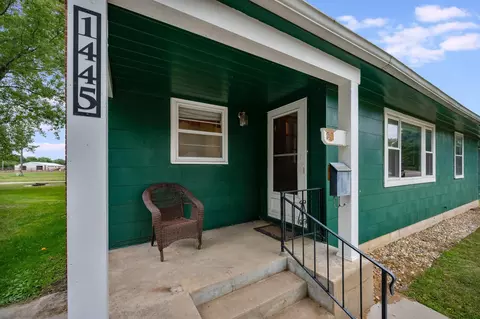 1445 11th Ave, Windom, MN 56101