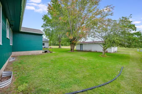 Exterior - 1445 11th Ave, Windom, MN 56101 photo 3 of 4