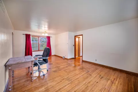 Living - 1445 11th Ave, Windom, MN 56101 photo 3 of 3