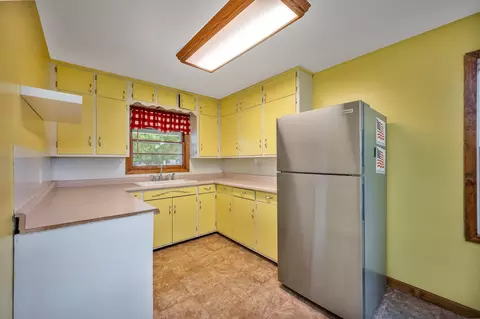 Kitchen - 1445 11th Ave, Windom, MN 56101 photo 2 of 4