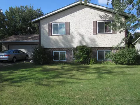 8616 62nd Ave N, Brooklyn Park, MN 55428