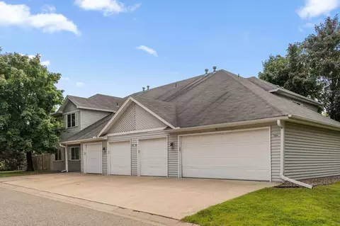 7662 142nd St W, Apple Valley, MN 55124