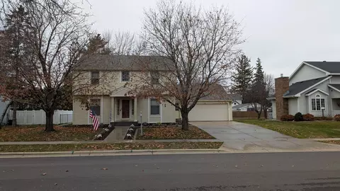 406 2nd Ave SE, Pine Island, MN 55963