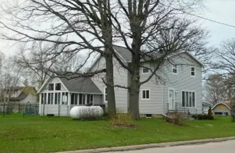 413 2nd Ave S, Erskine, MN 56535
