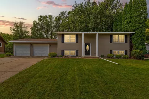 1201 4th St NW, Waseca, MN 56093