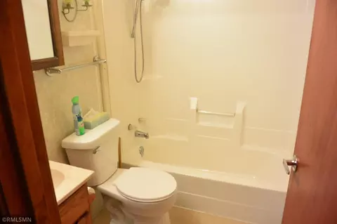 Bath - 1421 14th St E, Glencoe, MN 55336 photo 1 of 1