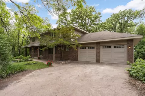 878 Lakewood Hills Rd S, Eagan, MN 55123