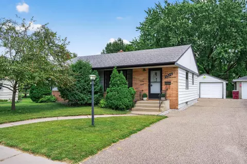 1016 Bidwell St, West Saint Paul, MN 55118