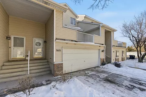 7671 Nicholas Way, Chanhassen, MN 55317