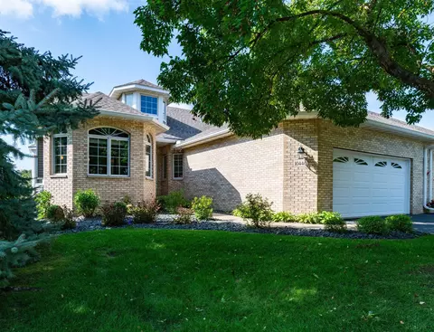 10440 Eagle Pointe Trl, Woodbury, MN 55129