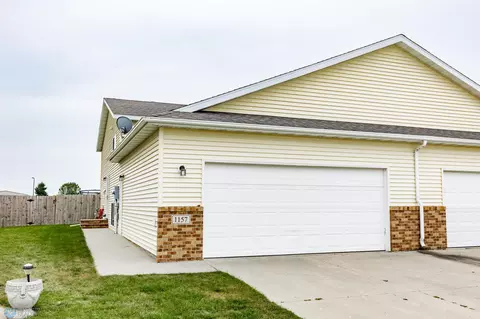 1157 39th Ave S, Moorhead, MN 56560