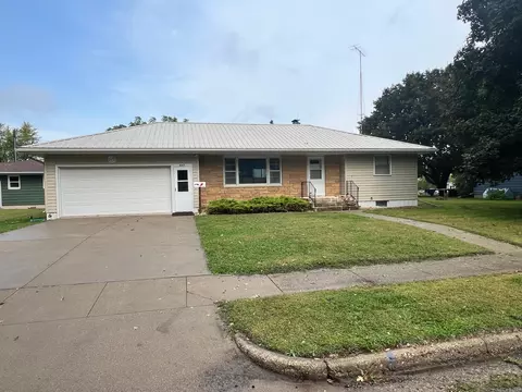 537 E Ronning Ave, Appleton, MN 56208