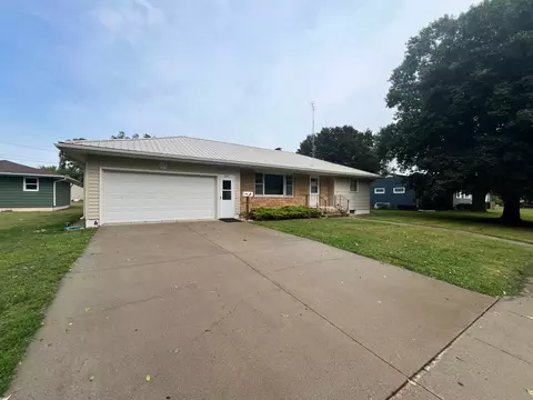Exterior - 537 E Ronning Ave, Appleton, MN 56208 photo 3 of 5