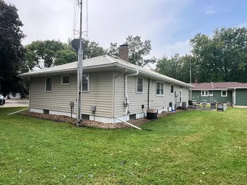Exterior - 537 E Ronning Ave, Appleton, MN 56208 photo 4 of 5