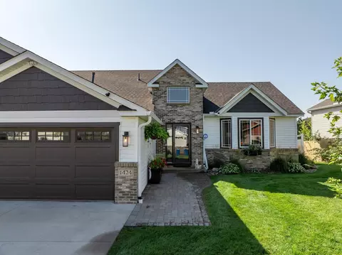 1424 Hillside Ct, Sauk Rapids, MN 56379