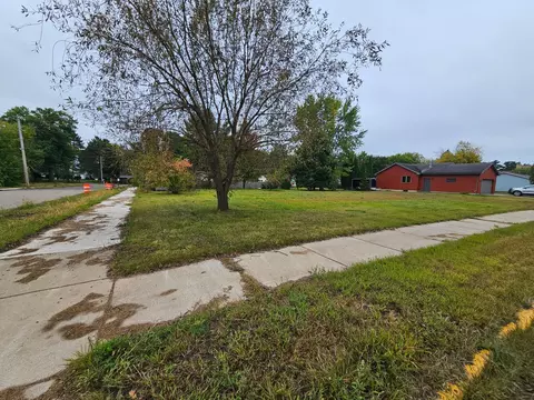 120 1st St NE, Crosby, MN 56441