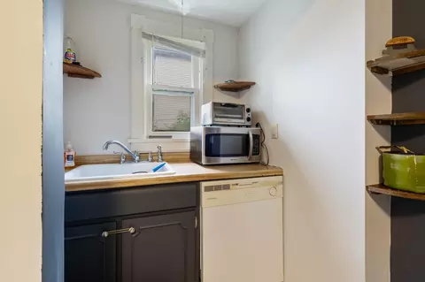Kitchen - 1016 E 7th St, Duluth, MN 55805 photo 2 of 3